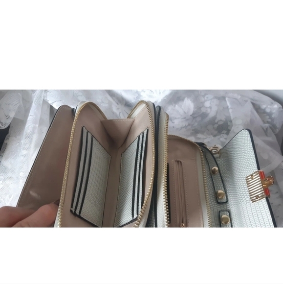 SONDRA ROBERTS SQUARED crossbody wristlet clutch grey faux croc purse minimalist - Picture 10 of 11